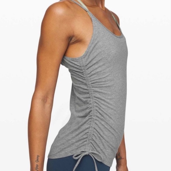 NWT Lululemon Always Two Sides Tank Size 2 - Picture 3 of 3